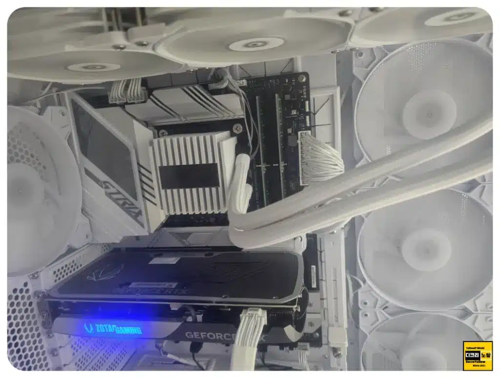 컴퓨터 본체 소음 원인 정리 팬 고주파 HDD까지 해결 2 CPU 쿨러와 케이스 팬의 먼지와 케이블 간섭을 확인하는 PC 내부